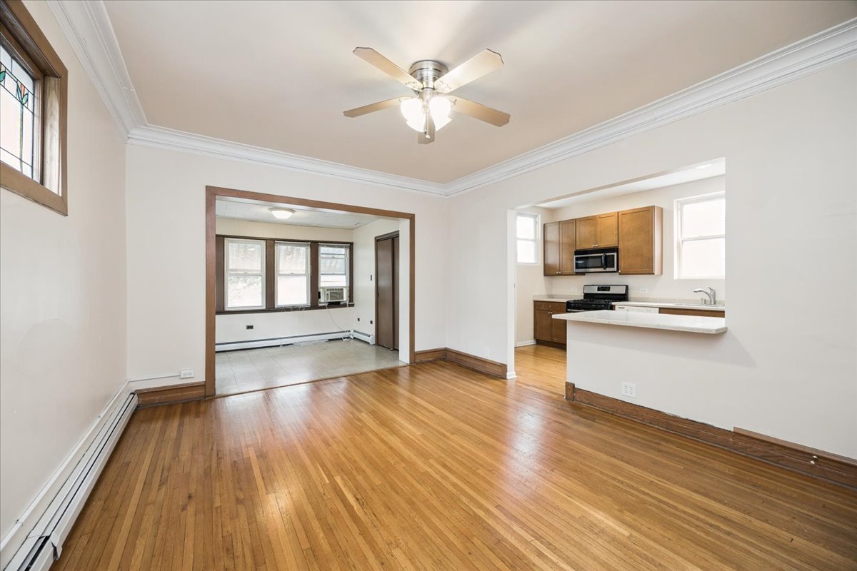537 S Cuyler Avenue, Oak Park, IL 60304