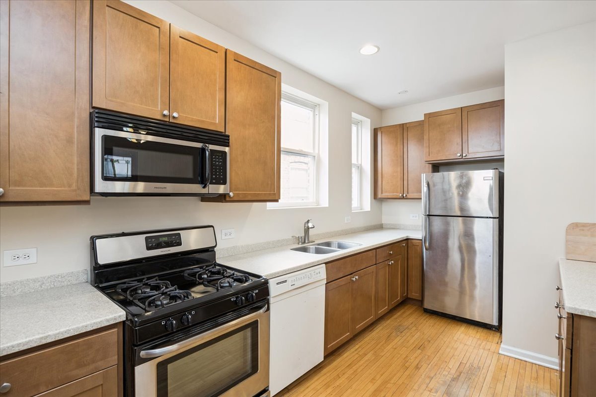 537 S Cuyler Avenue, Oak Park, IL 60304