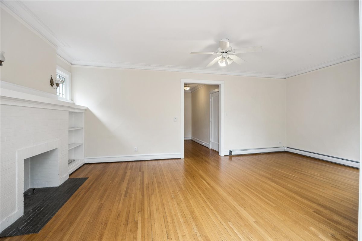 537 S Cuyler Avenue, Oak Park, IL 60304