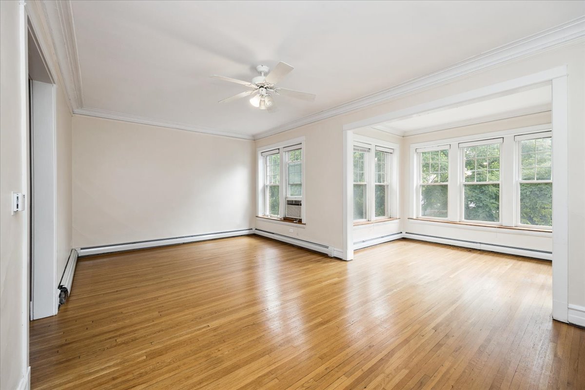 537 S Cuyler Avenue, Oak Park, IL 60304