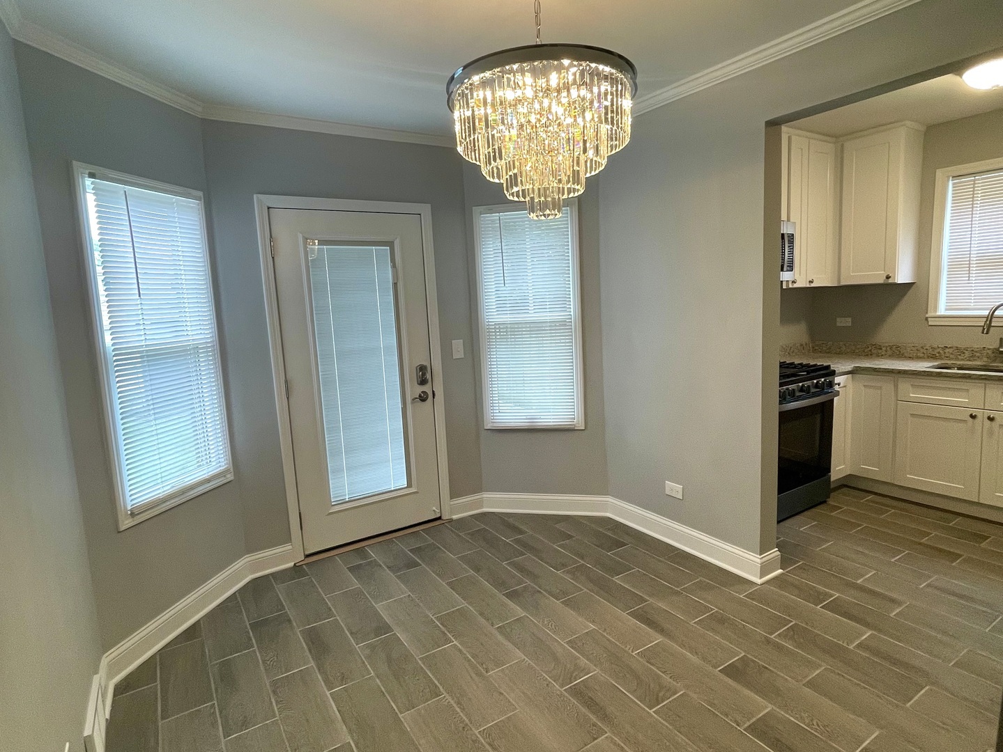 2103 S 20th Avenue, Broadview, IL 60155