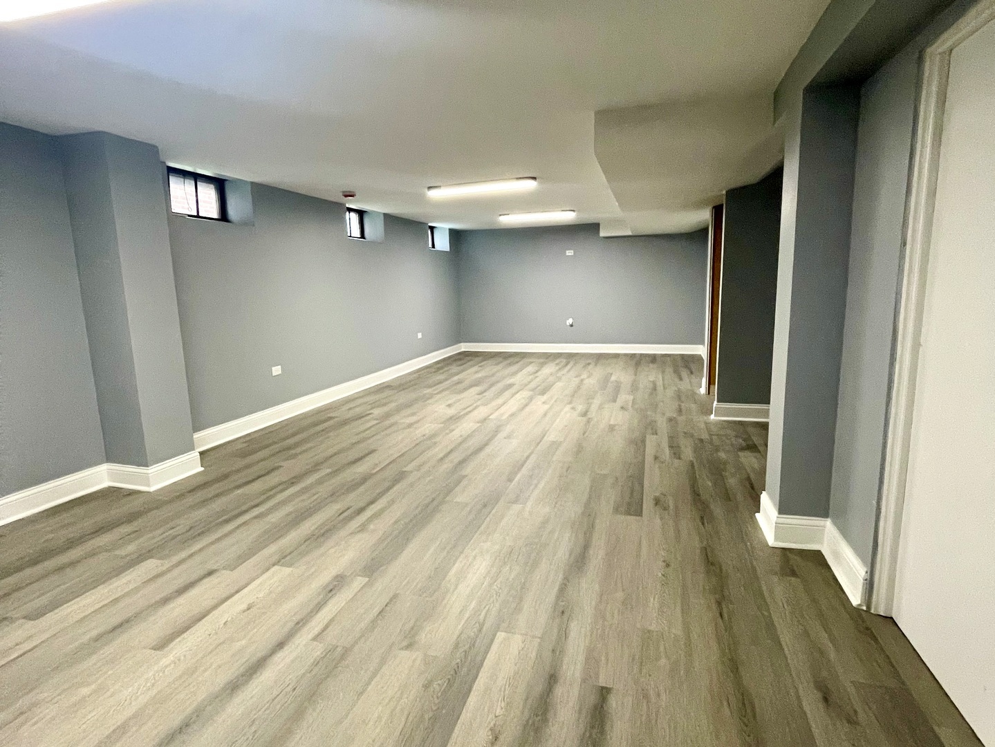 2103 S 20th Avenue, Broadview, IL 60155