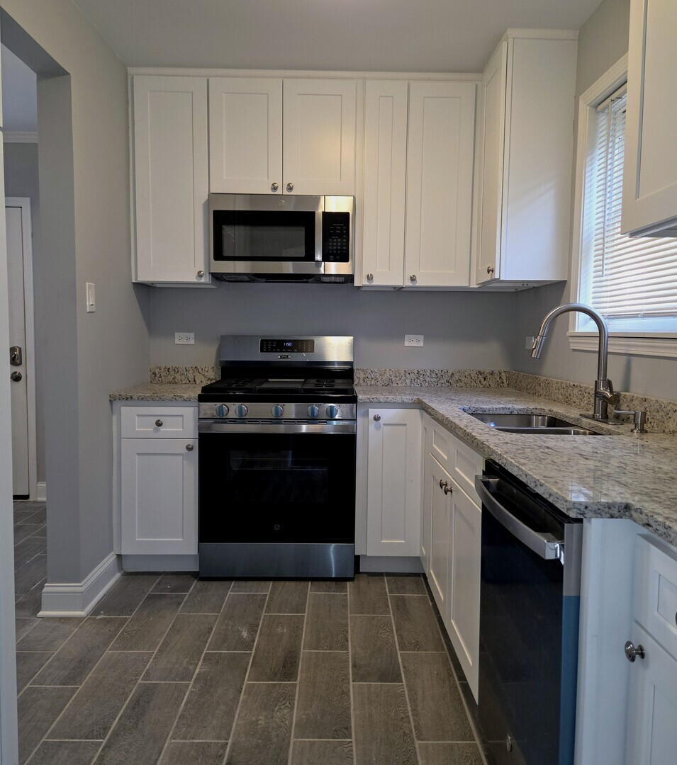 2103 S 20th Avenue, Broadview, IL 60155