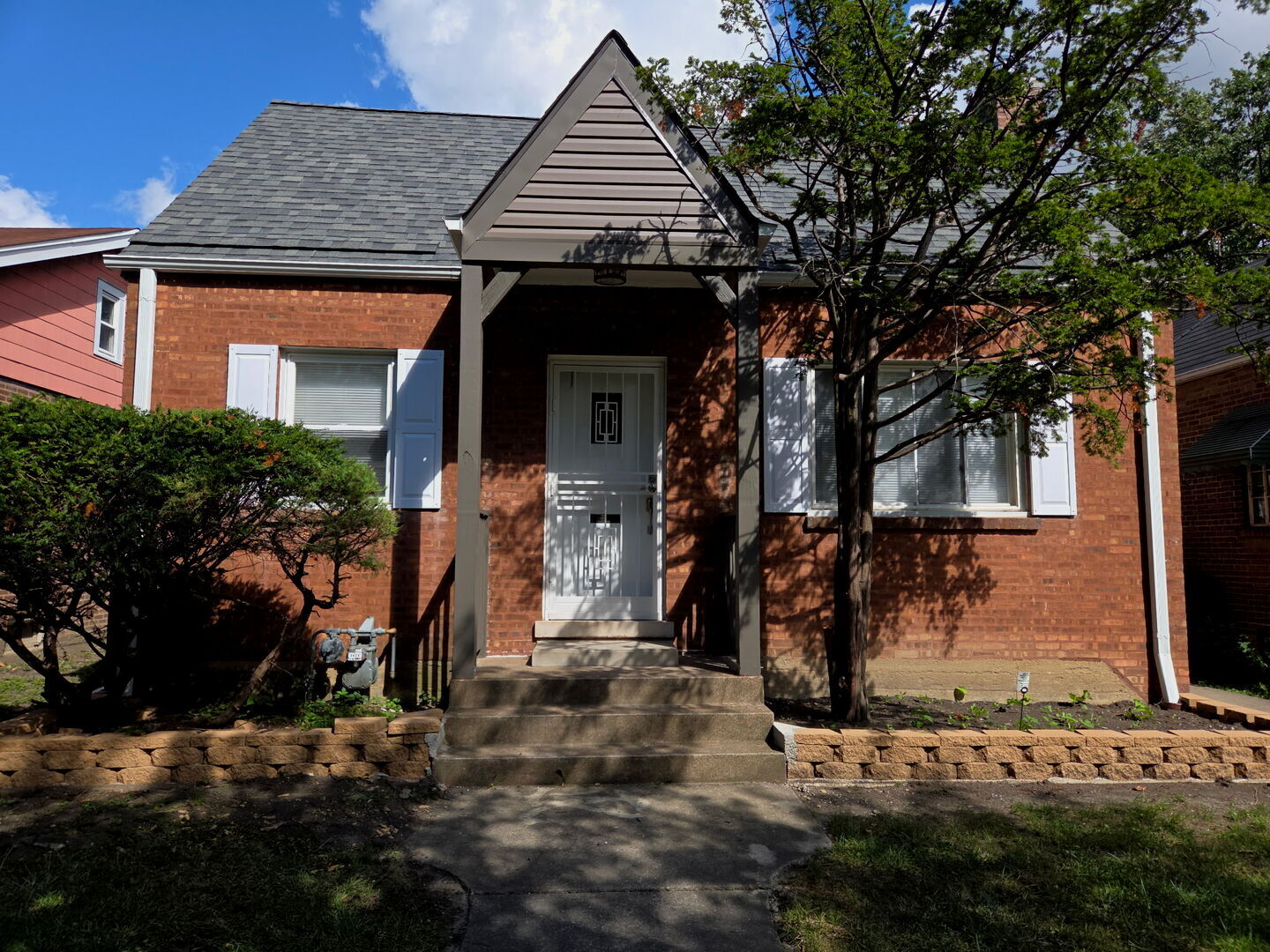 2103 S 20th Avenue, Broadview, IL 60155