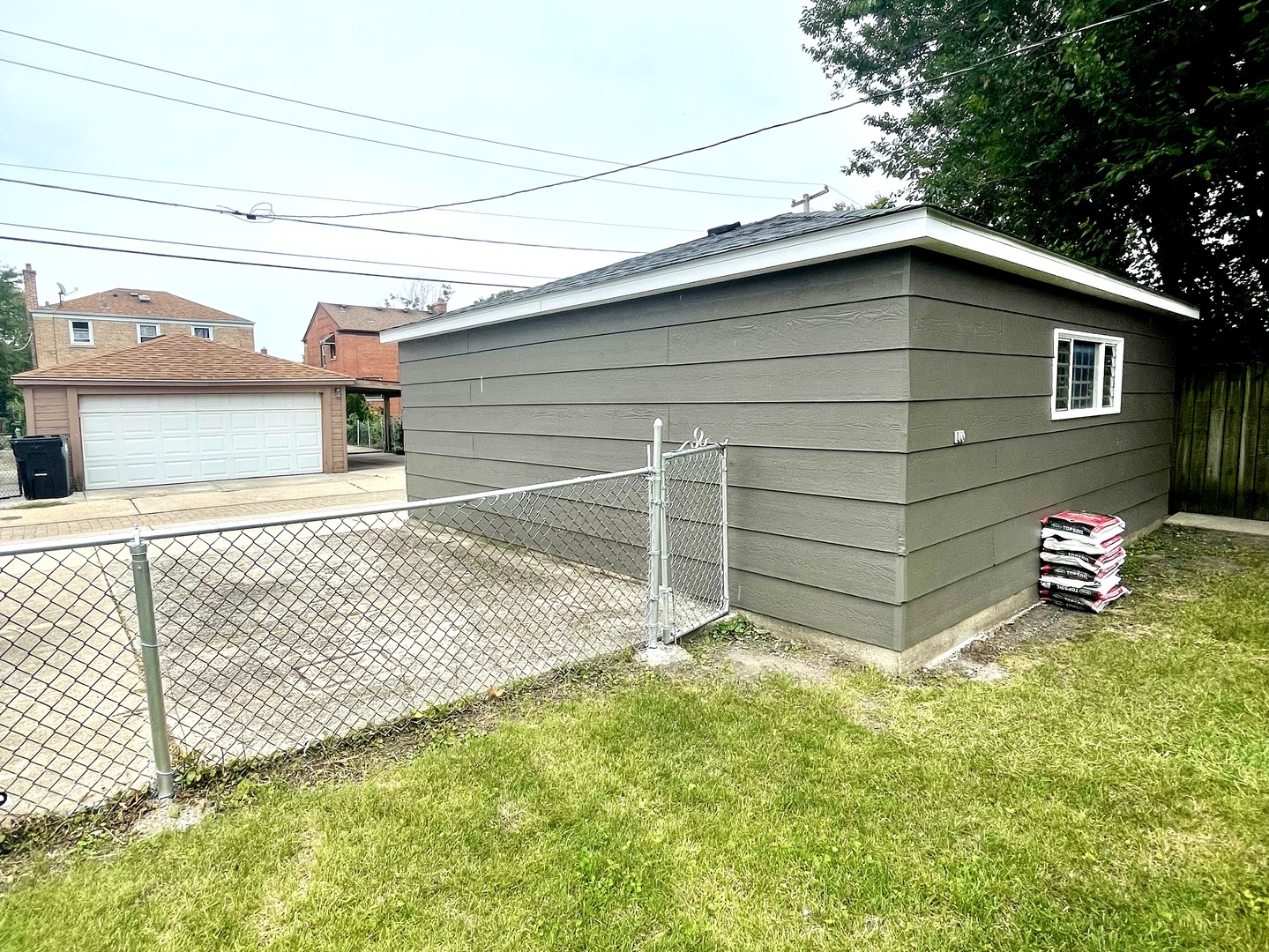 2103 S 20th Avenue, Broadview, IL 60155