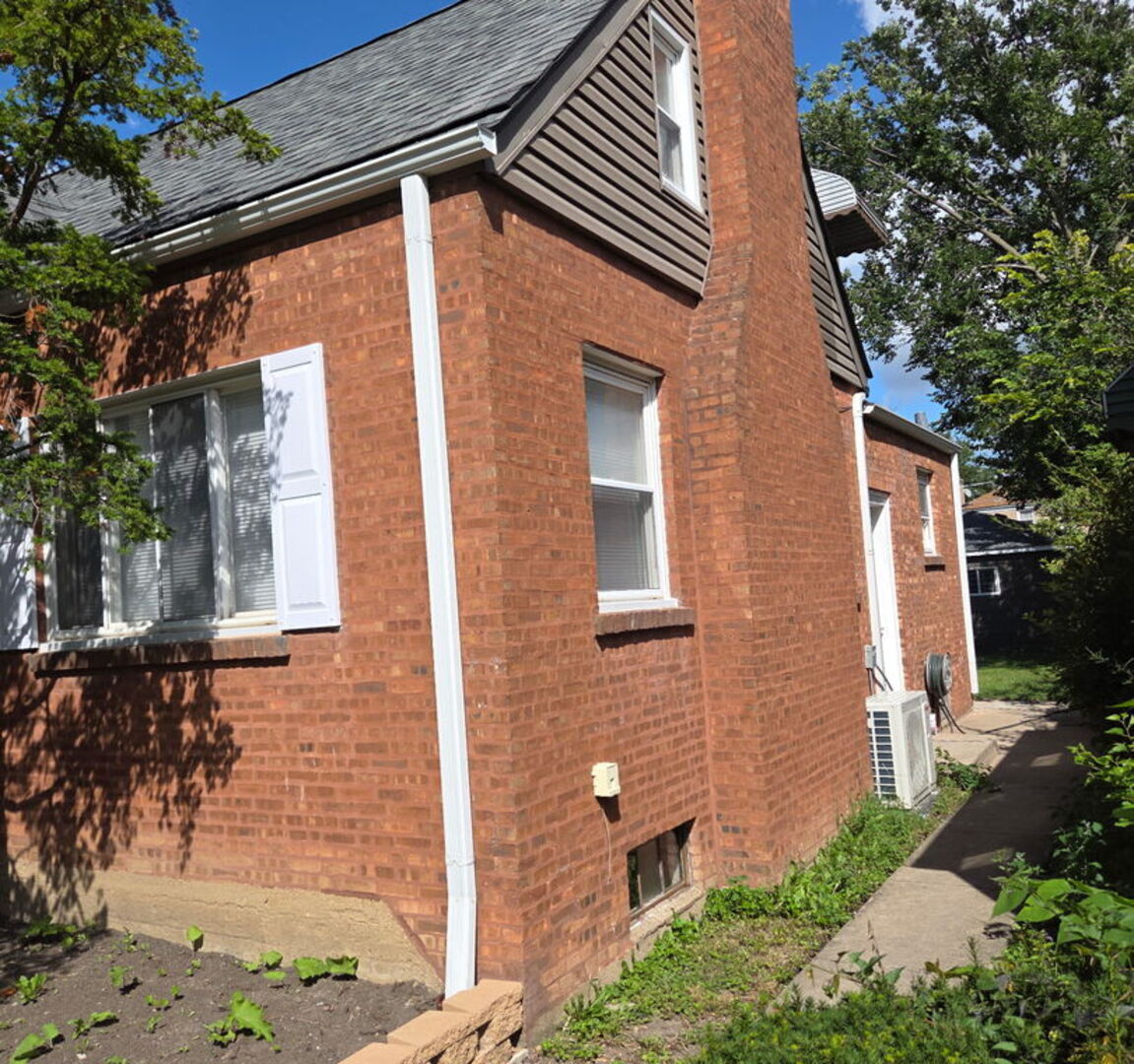 2103 S 20th Avenue, Broadview, IL 60155