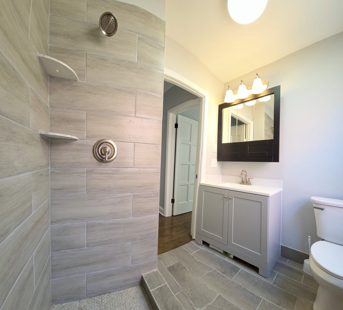 2103 S 20th Avenue, Broadview, IL 60155