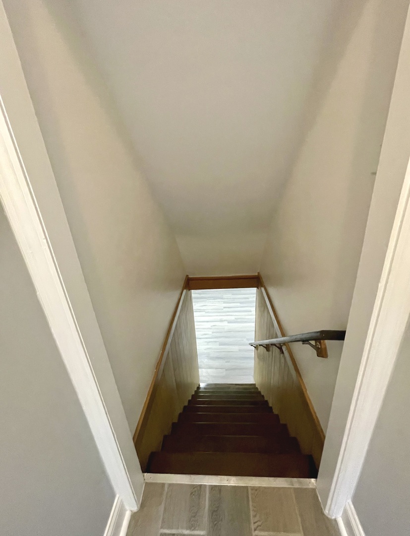 2103 S 20th Avenue, Broadview, IL 60155