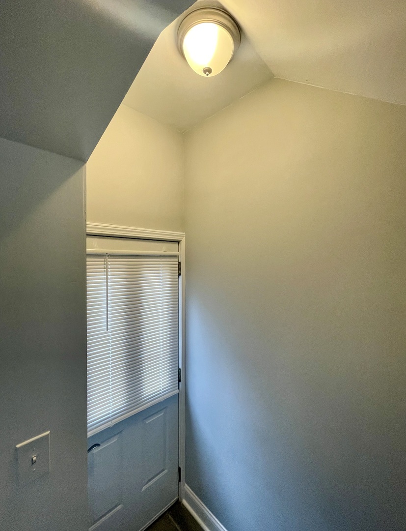 2103 S 20th Avenue, Broadview, IL 60155