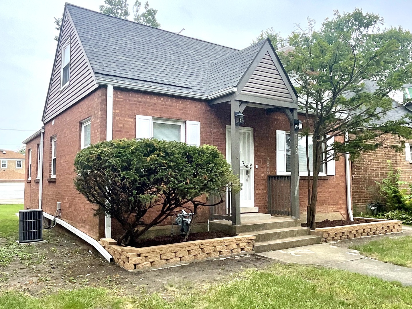 2103 S 20th Avenue, Broadview, IL 60155