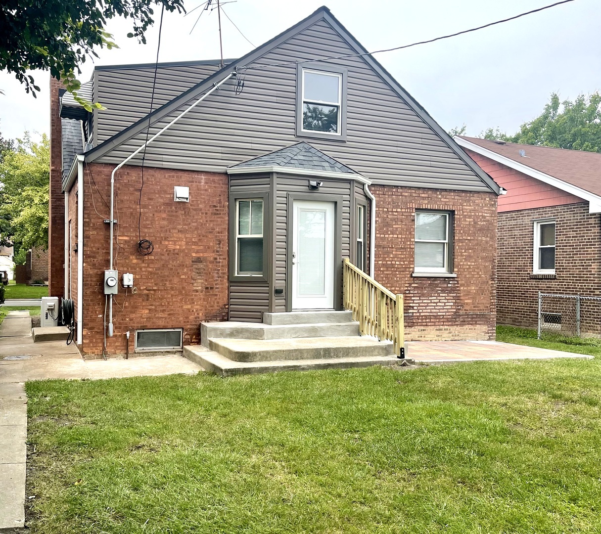 2103 S 20th Avenue, Broadview, IL 60155