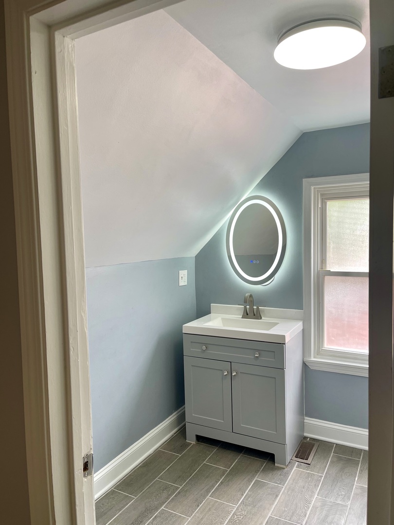 2103 S 20th Avenue, Broadview, IL 60155