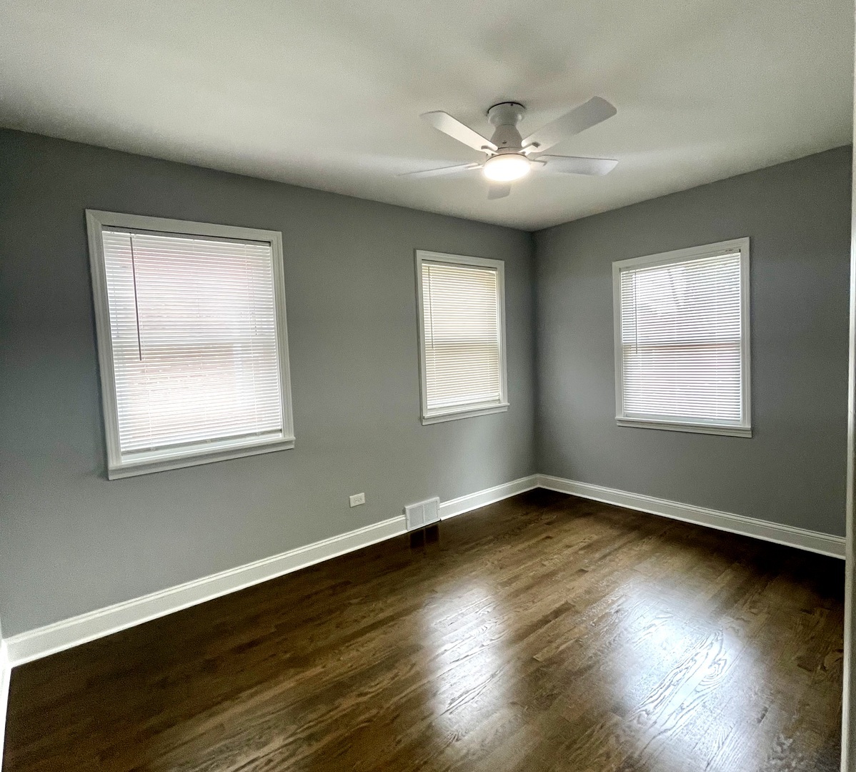 2103 S 20th Avenue, Broadview, IL 60155