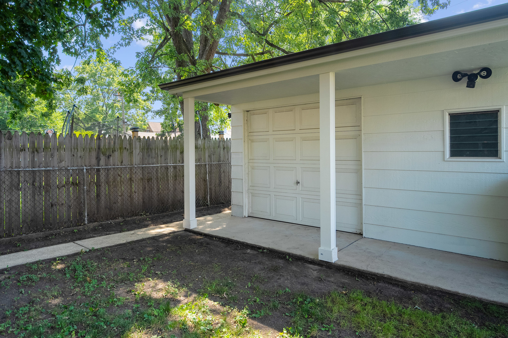 9638 S Francisco Avenue, Evergreen Park, IL 60805