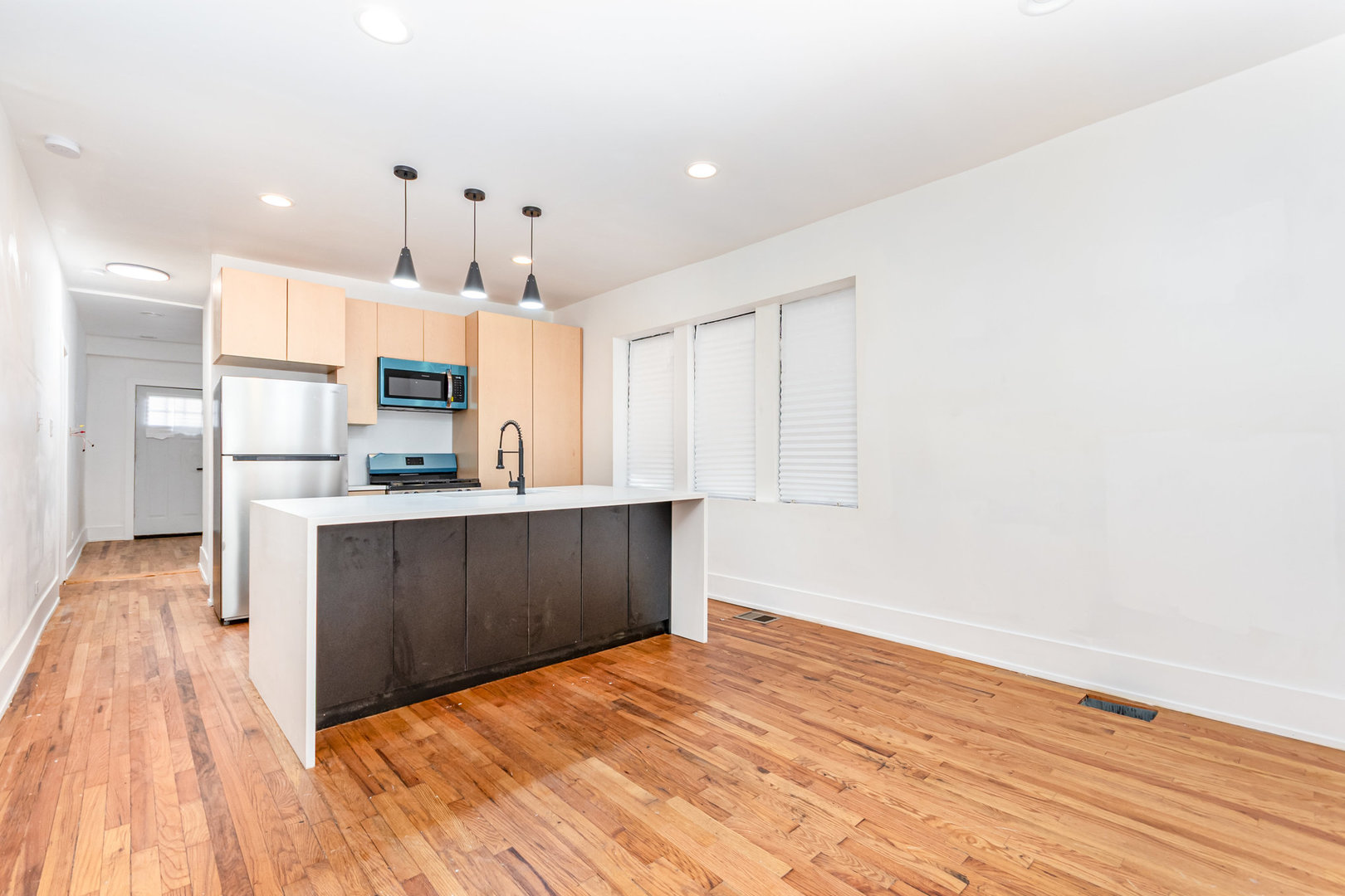 6336 S EBERHART Avenue, Chicago, IL 60637