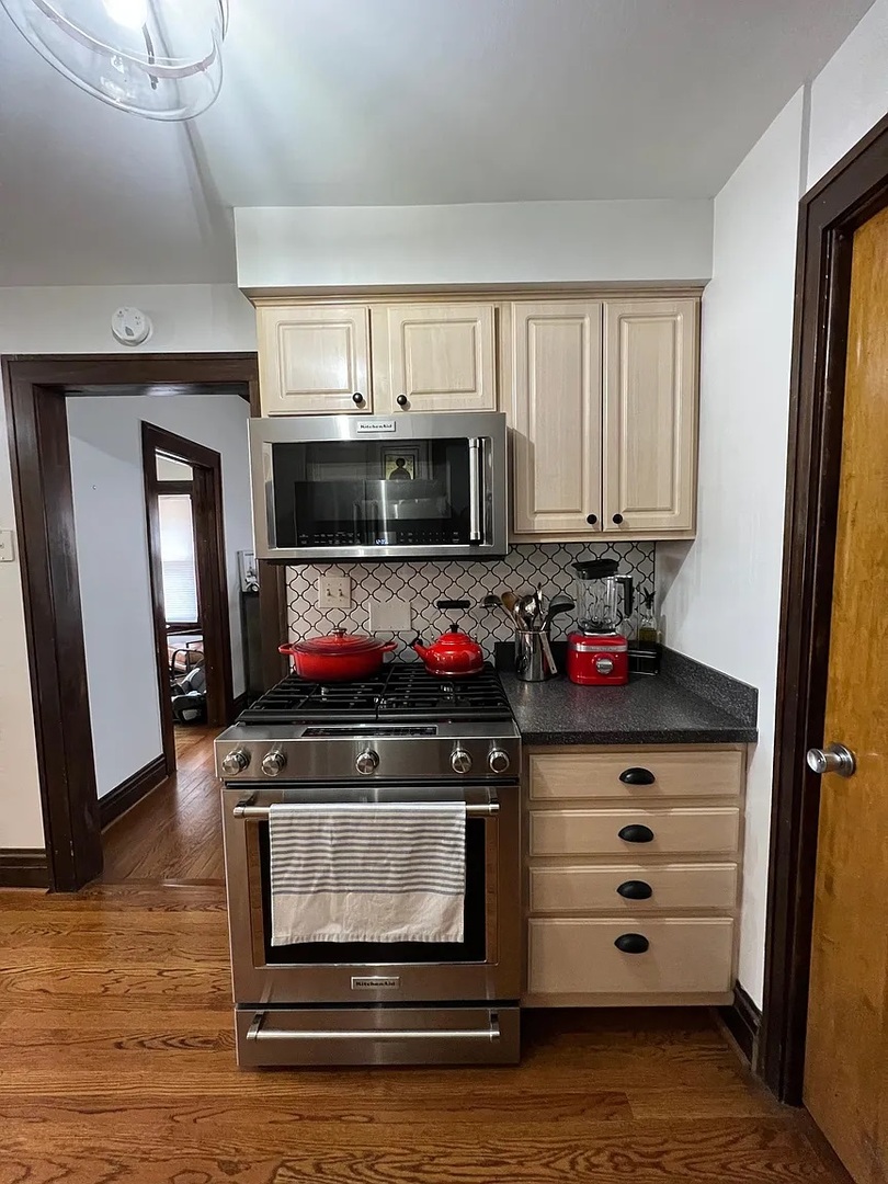 111 N Clara Place #SOUTH, Elmhurst, IL 60126