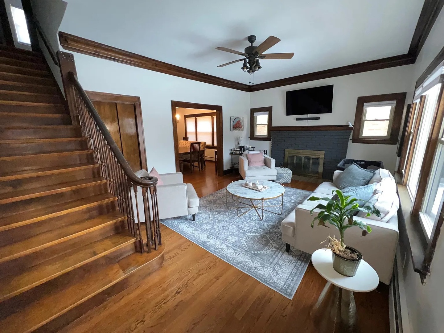 111 N Clara Place #SOUTH, Elmhurst, IL 60126