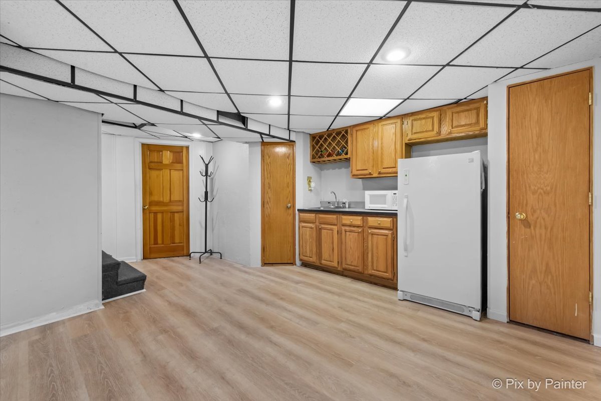 613 Zaininger Avenue, Naperville, IL 60563