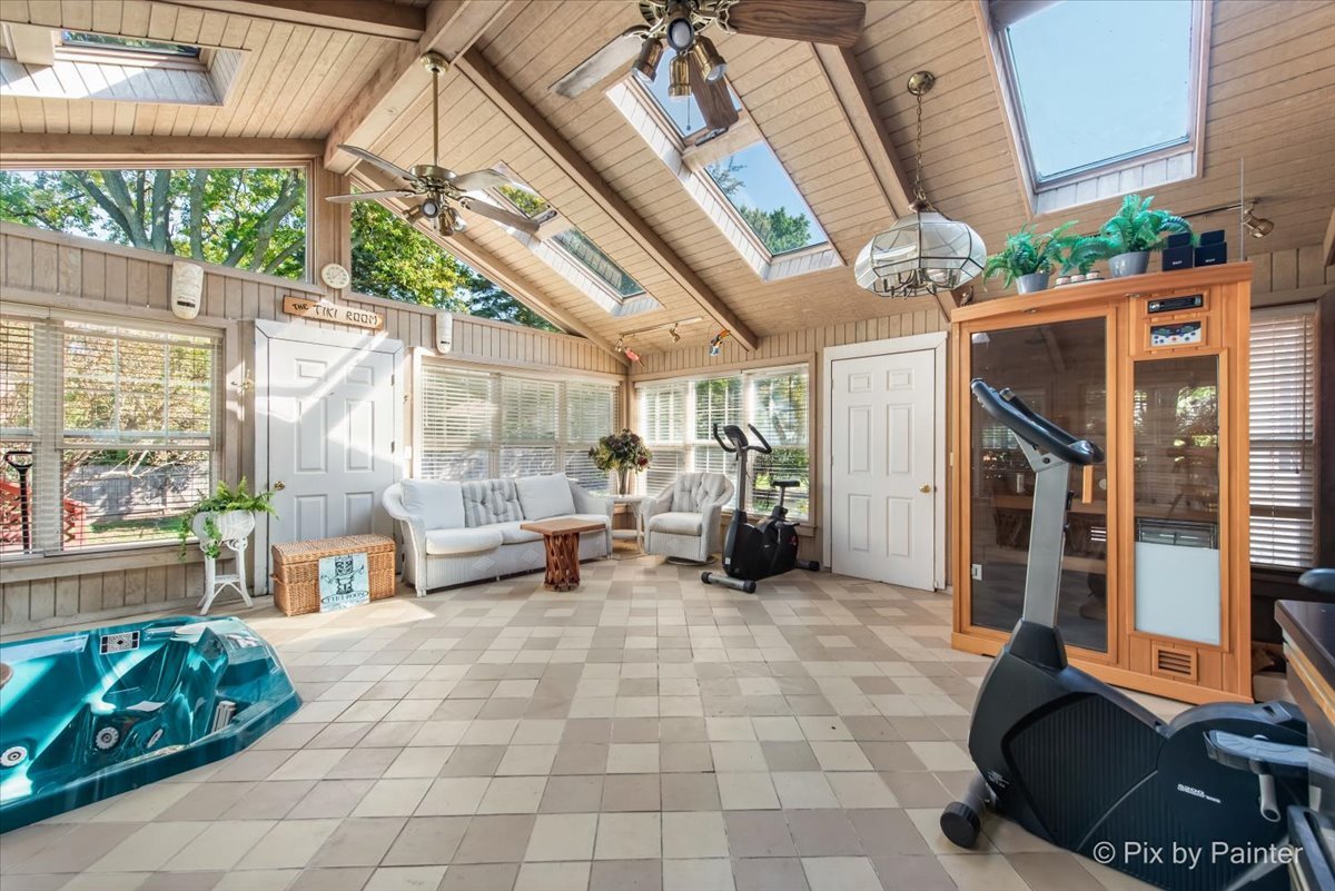 613 Zaininger Avenue, Naperville, IL 60563