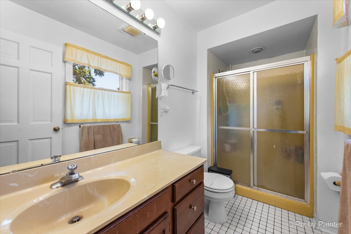 613 Zaininger Avenue, Naperville, IL 60563