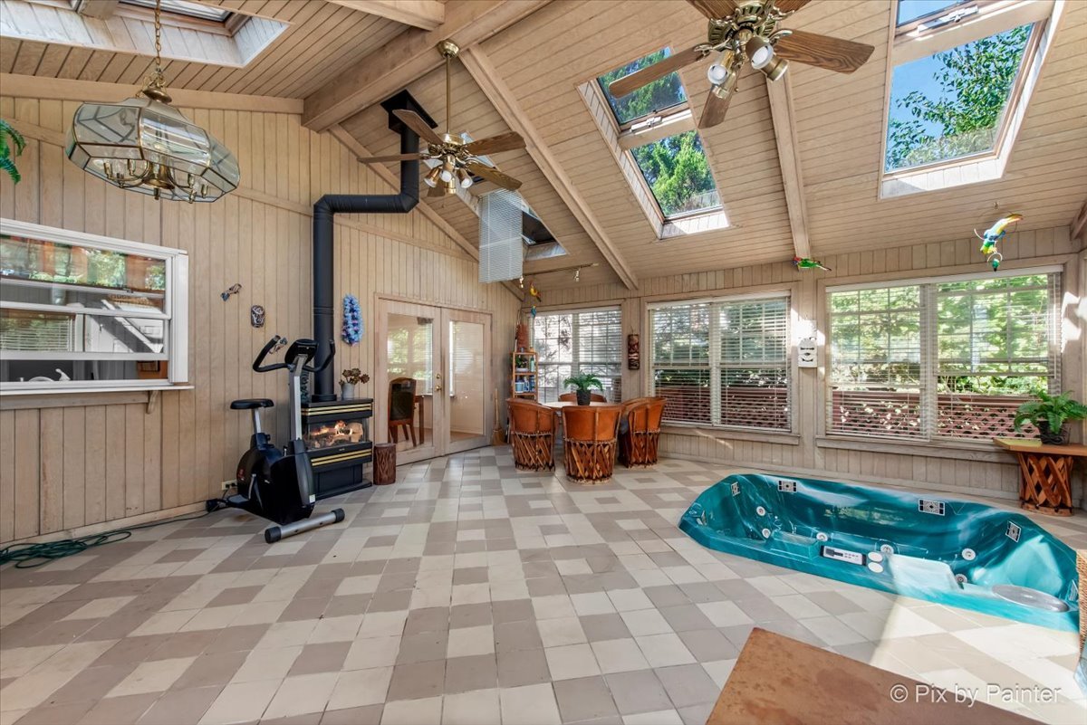 613 Zaininger Avenue, Naperville, IL 60563