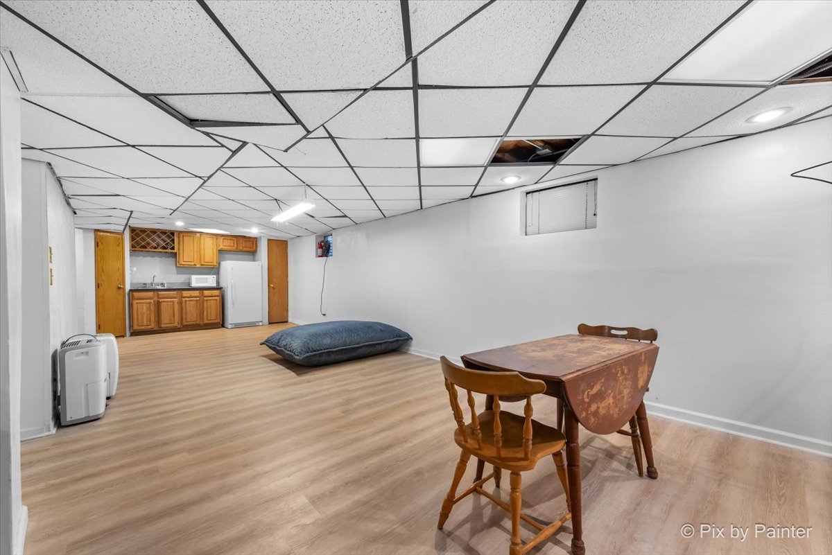 613 Zaininger Avenue, Naperville, IL 60563