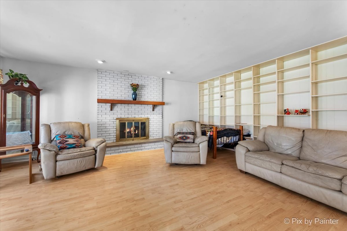 613 Zaininger Avenue, Naperville, IL 60563