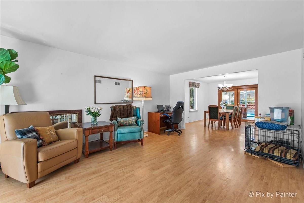 613 Zaininger Avenue, Naperville, IL 60563