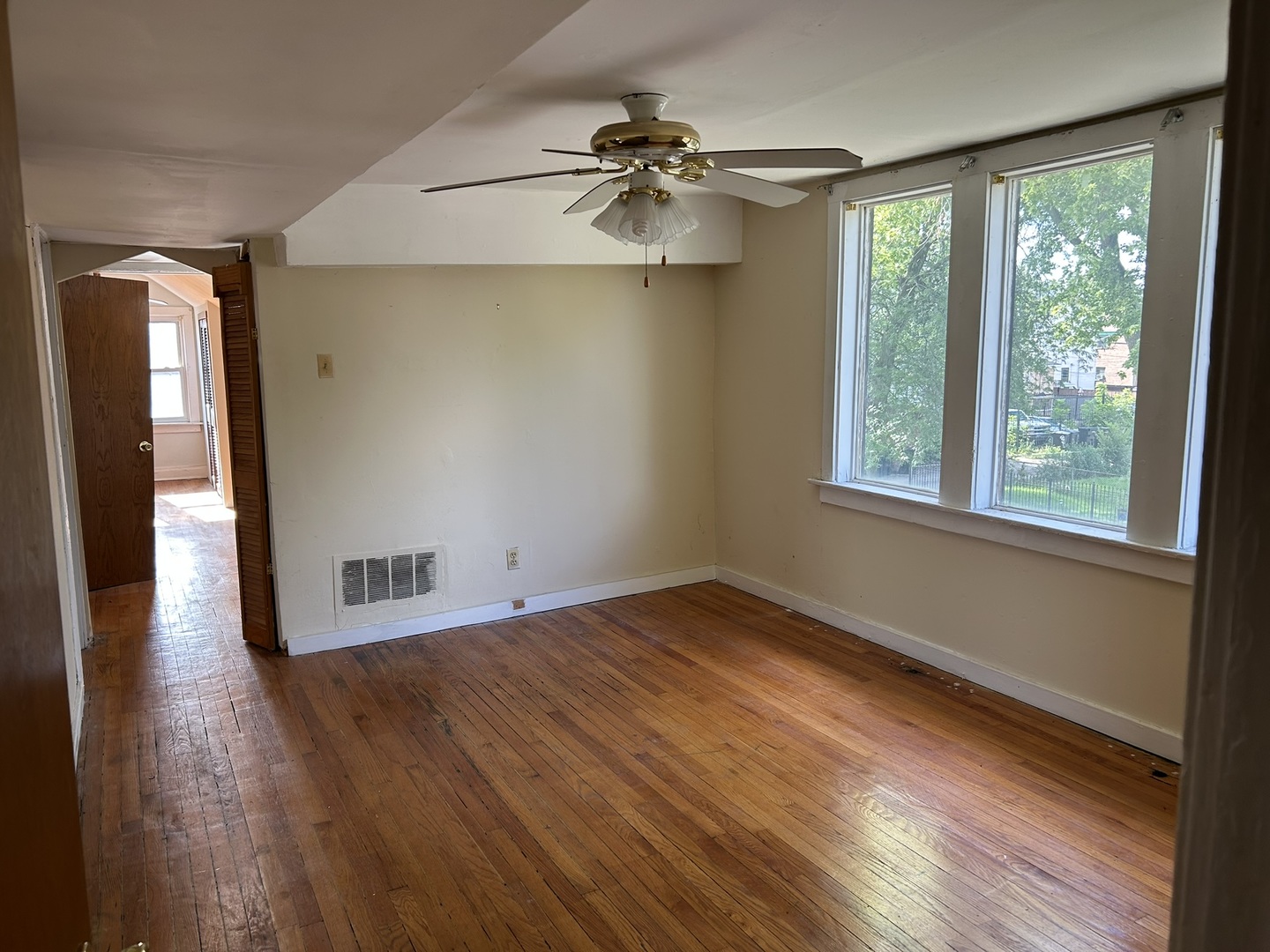 9300 S Vernon Avenue, Chicago, IL 60619