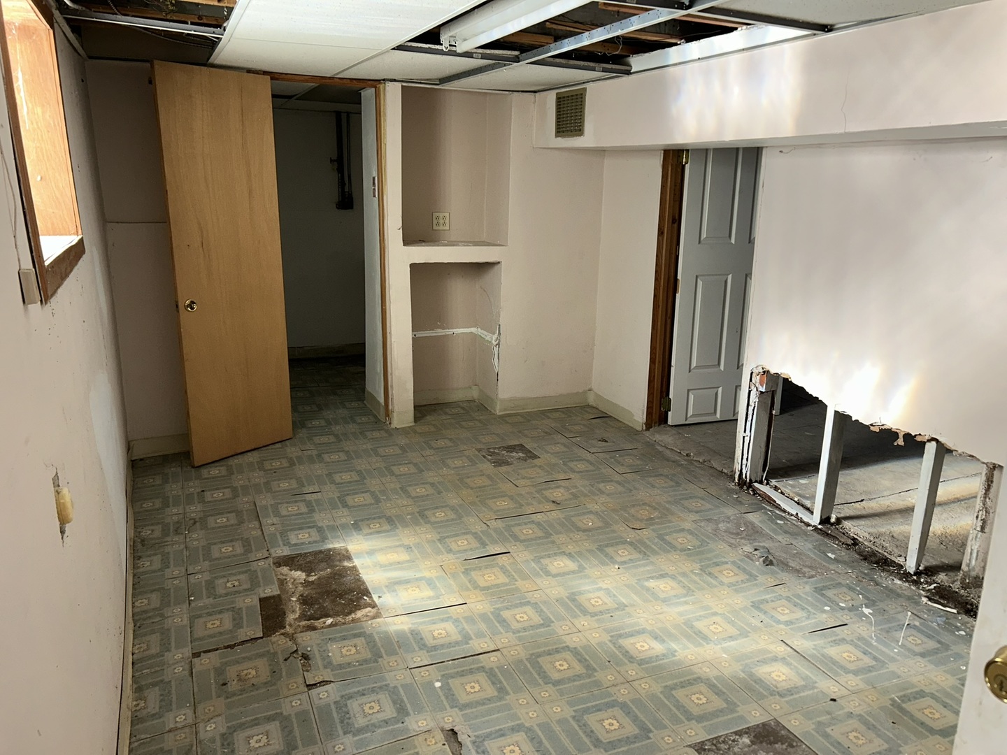 9300 S Vernon Avenue, Chicago, IL 60619