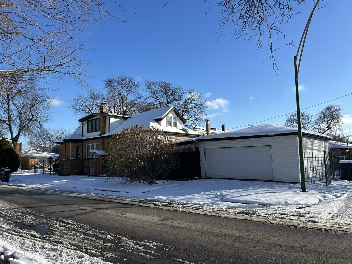 9300 S Vernon Avenue, Chicago, IL 60619