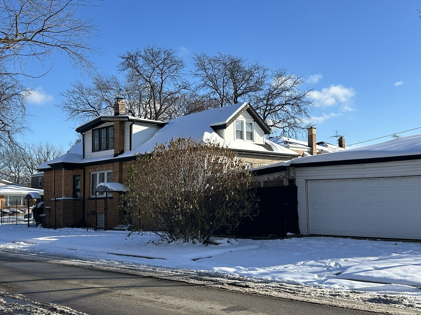 9300 S Vernon Avenue, Chicago, IL 60619