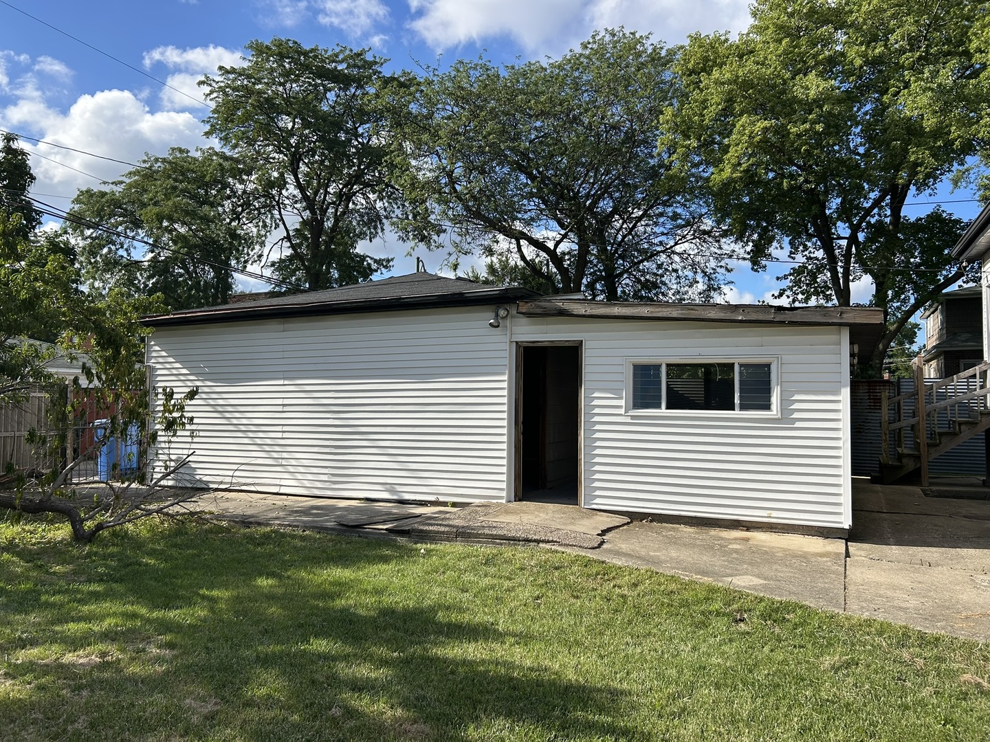 9300 S Vernon Avenue, Chicago, IL 60619