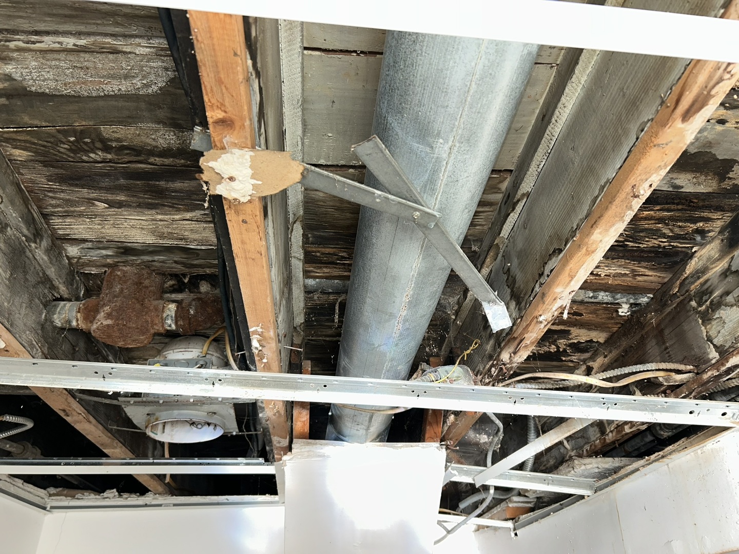 9300 S Vernon Avenue, Chicago, IL 60619