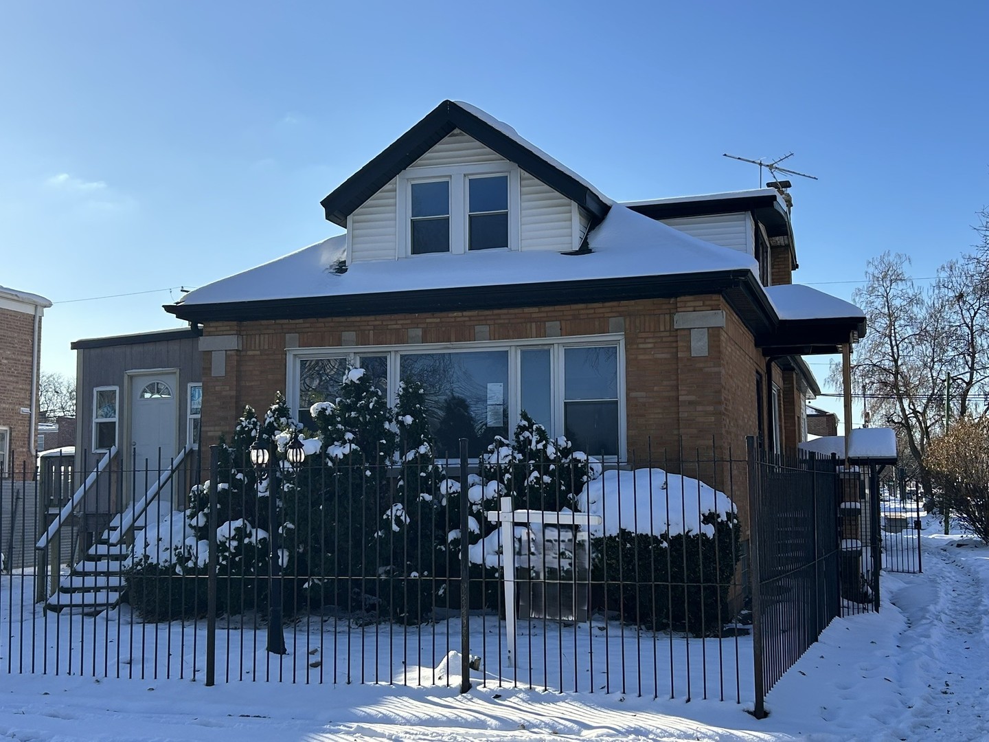 9300 S Vernon Avenue, Chicago, IL 60619