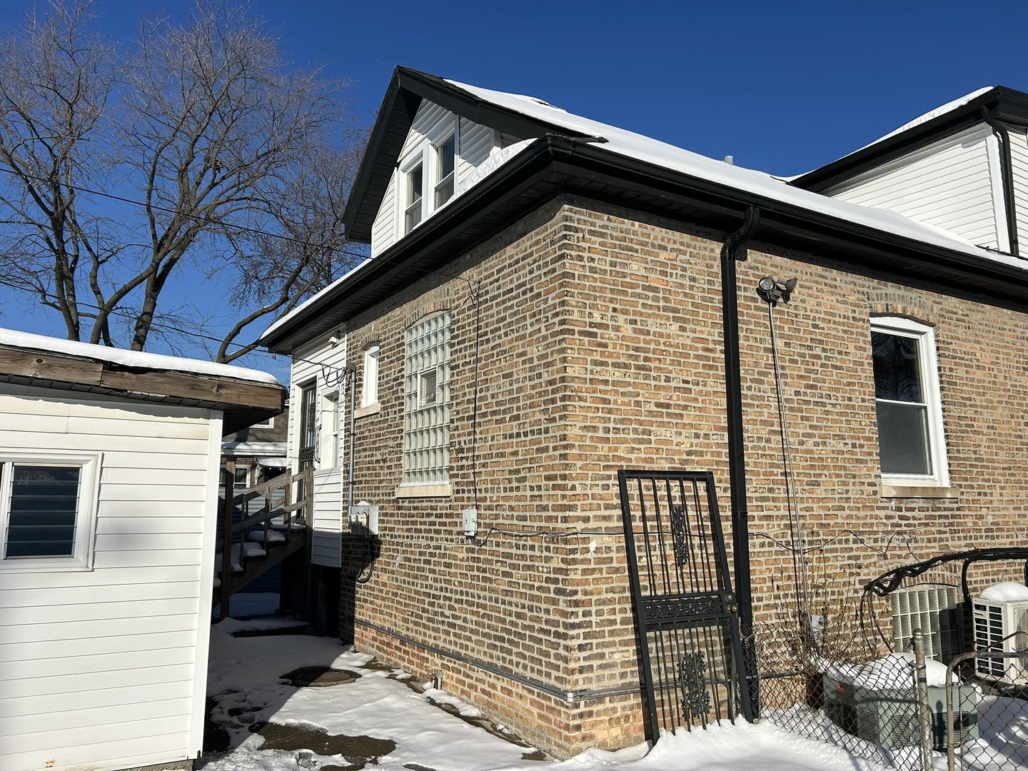 9300 S Vernon Avenue, Chicago, IL 60619