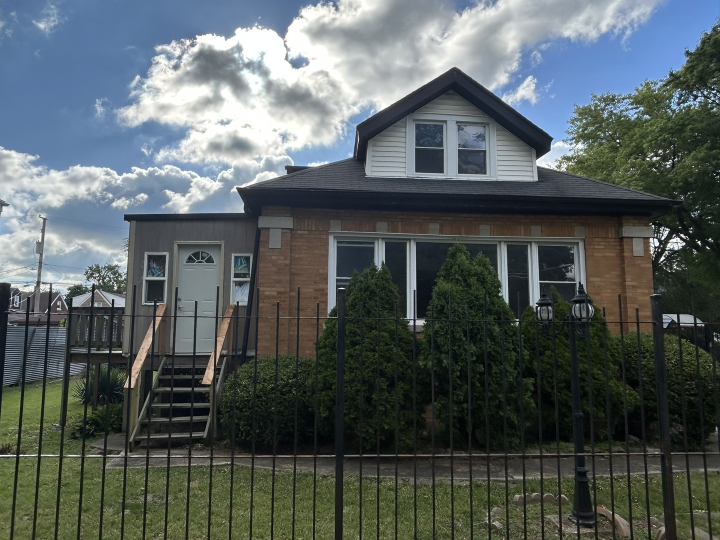 9300 S Vernon Avenue, Chicago, IL 60619