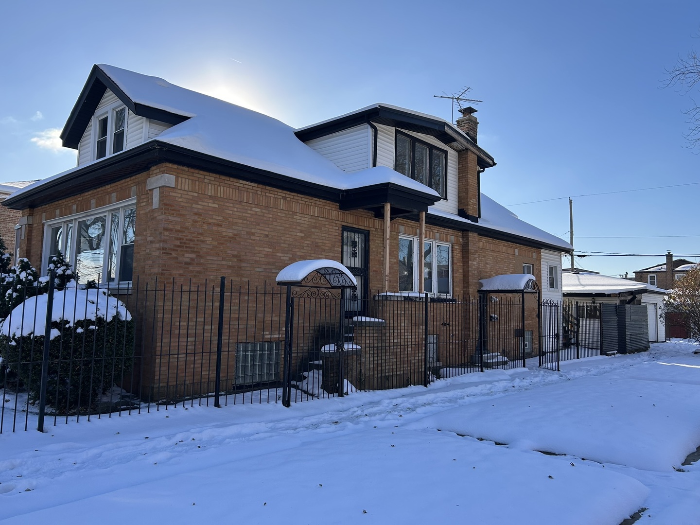 9300 S Vernon Avenue, Chicago, IL 60619