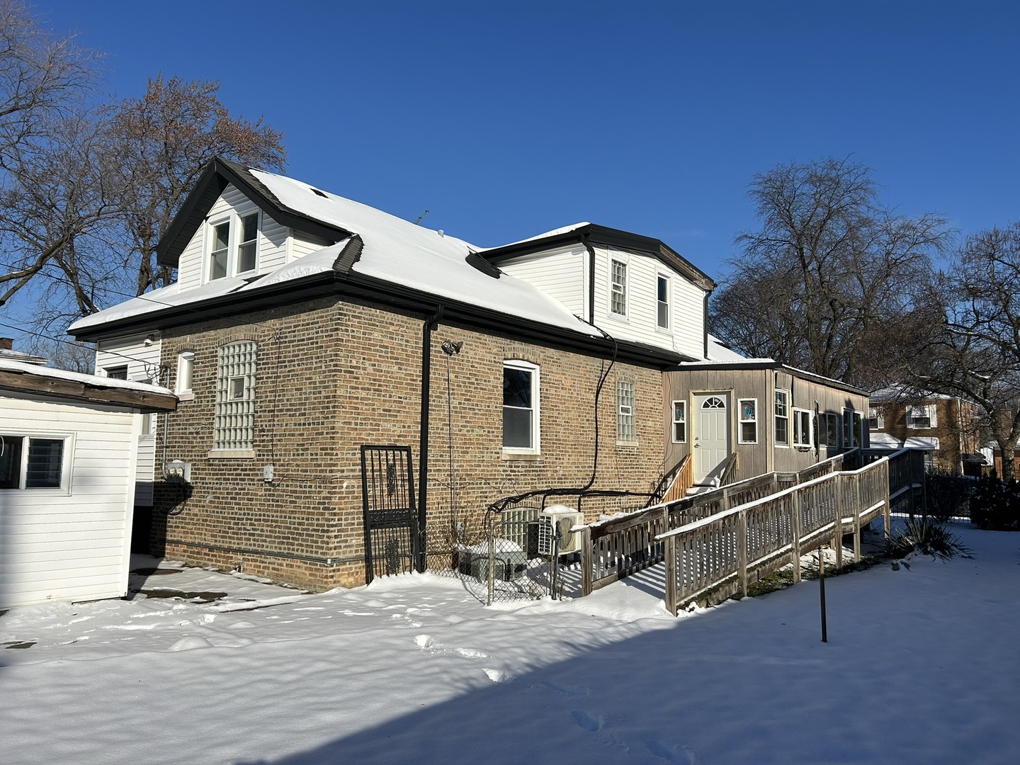 9300 S Vernon Avenue, Chicago, IL 60619