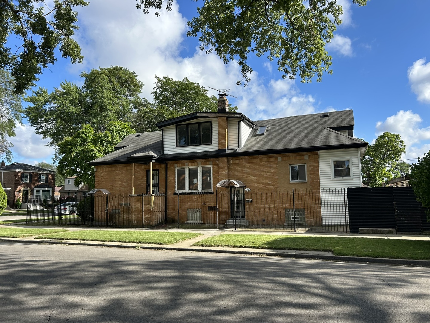 9300 S Vernon Avenue, Chicago, IL 60619