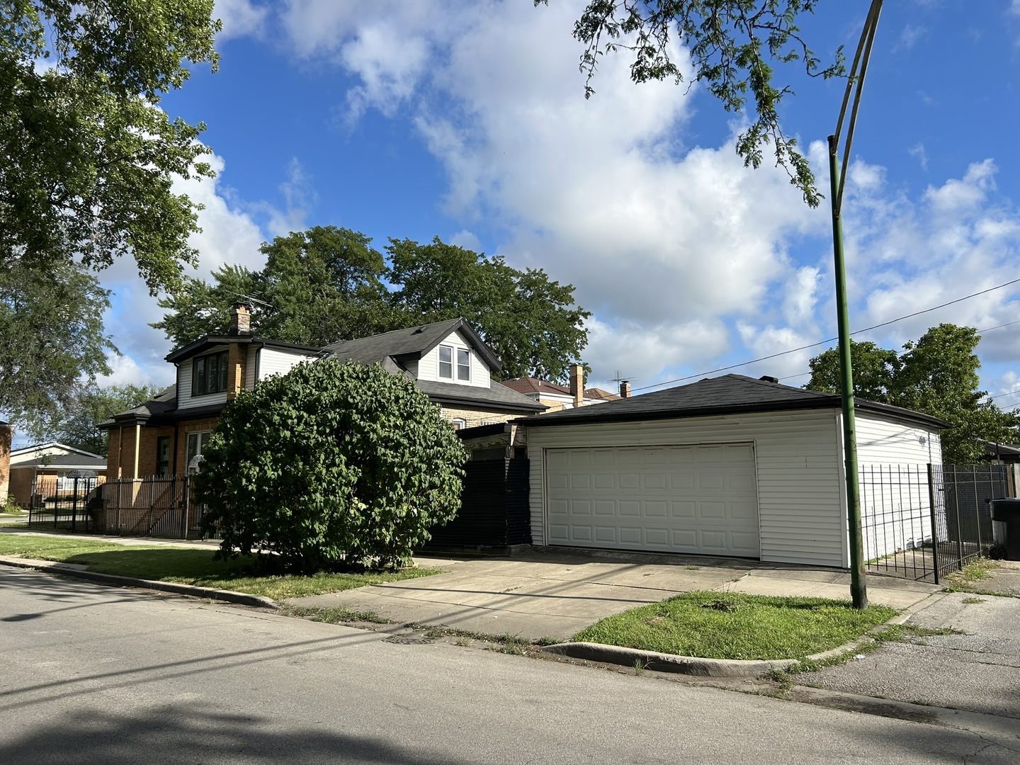 9300 S Vernon Avenue, Chicago, IL 60619