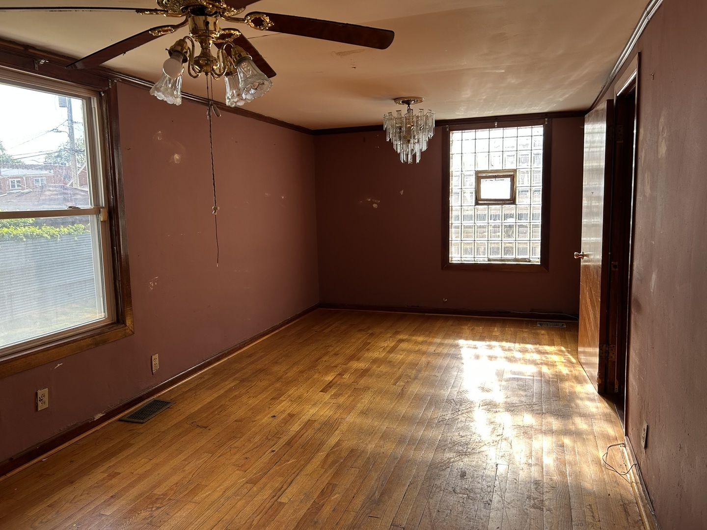 9300 S Vernon Avenue, Chicago, IL 60619