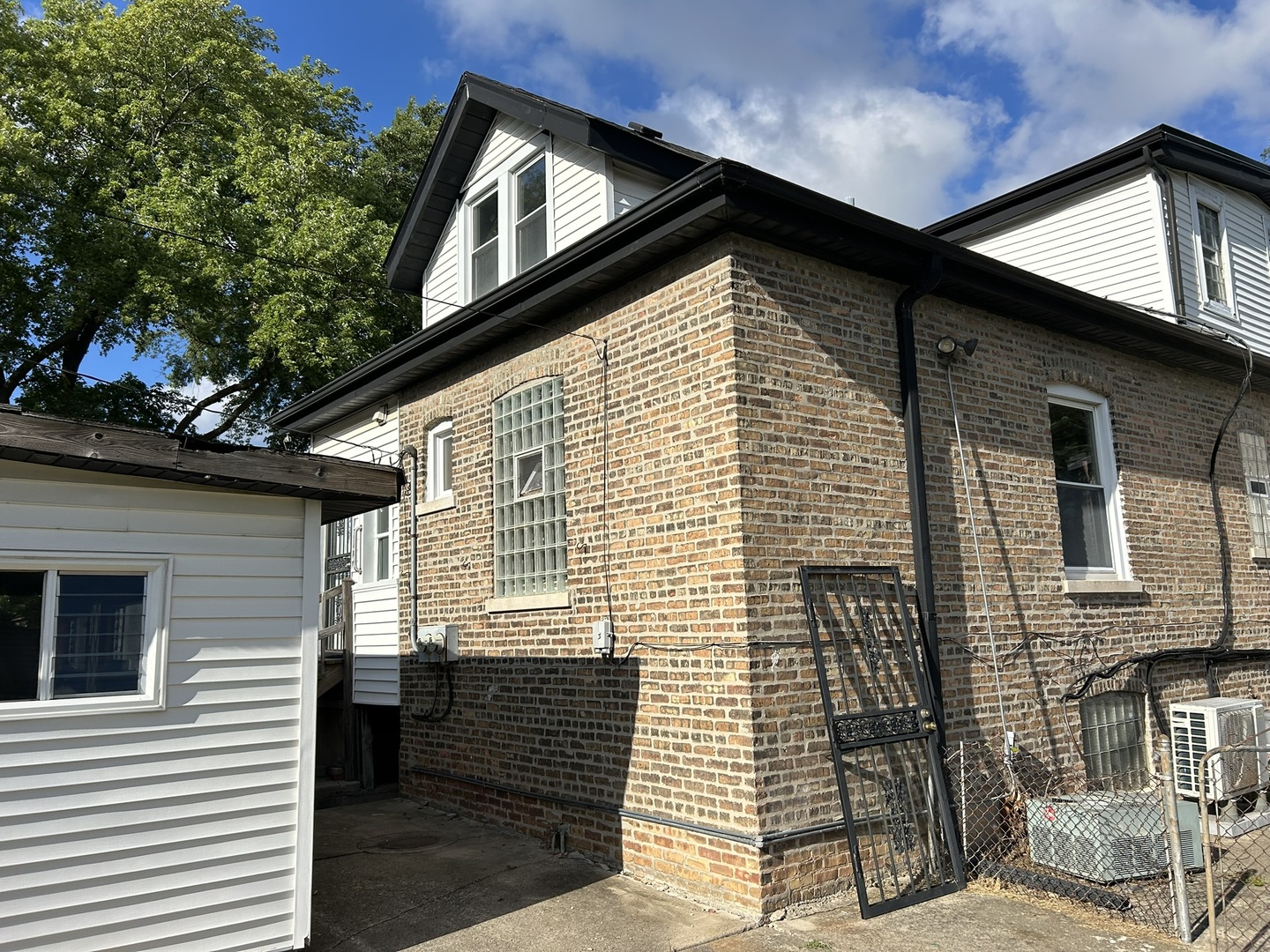 9300 S Vernon Avenue, Chicago, IL 60619