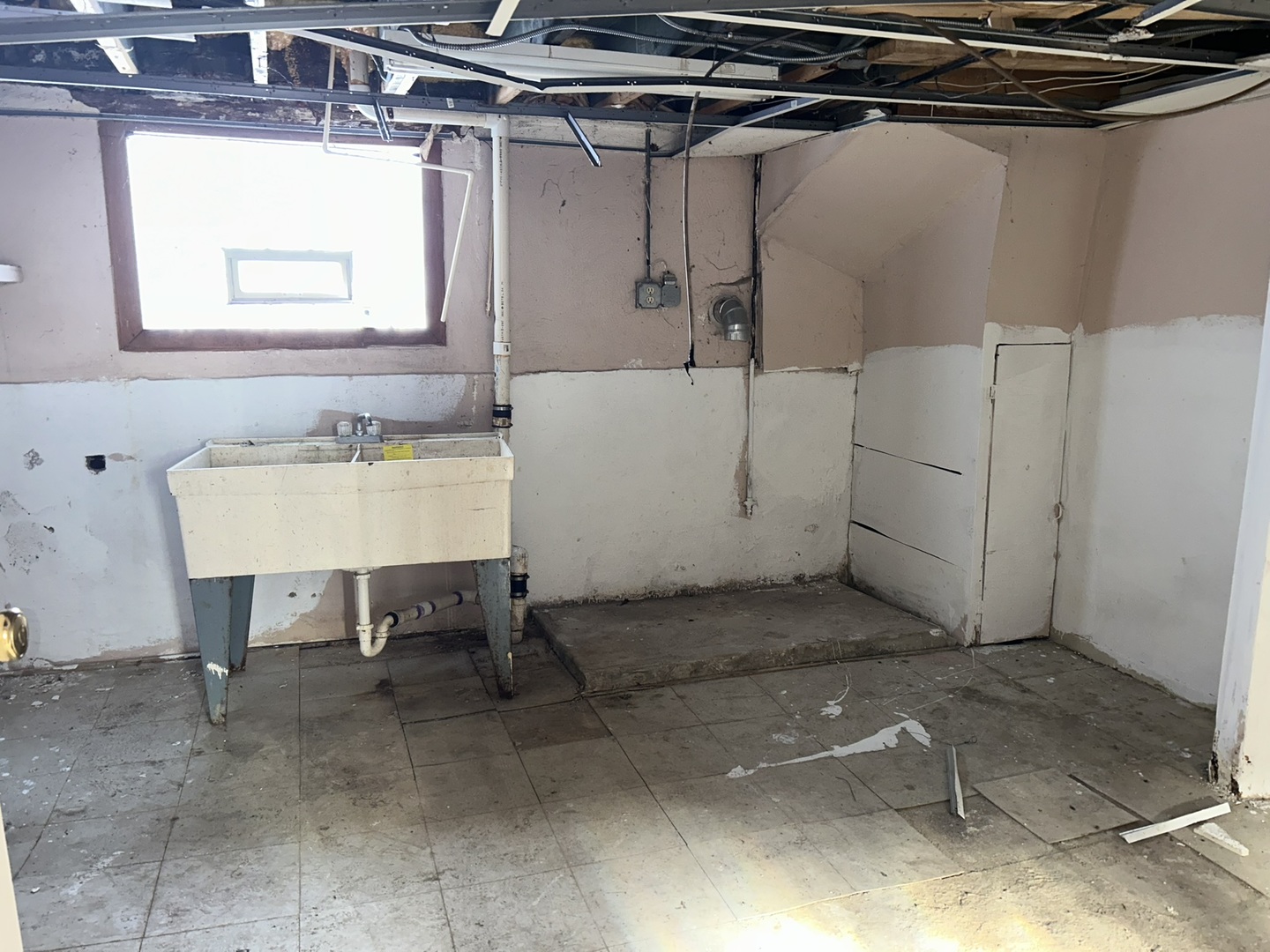 9300 S Vernon Avenue, Chicago, IL 60619