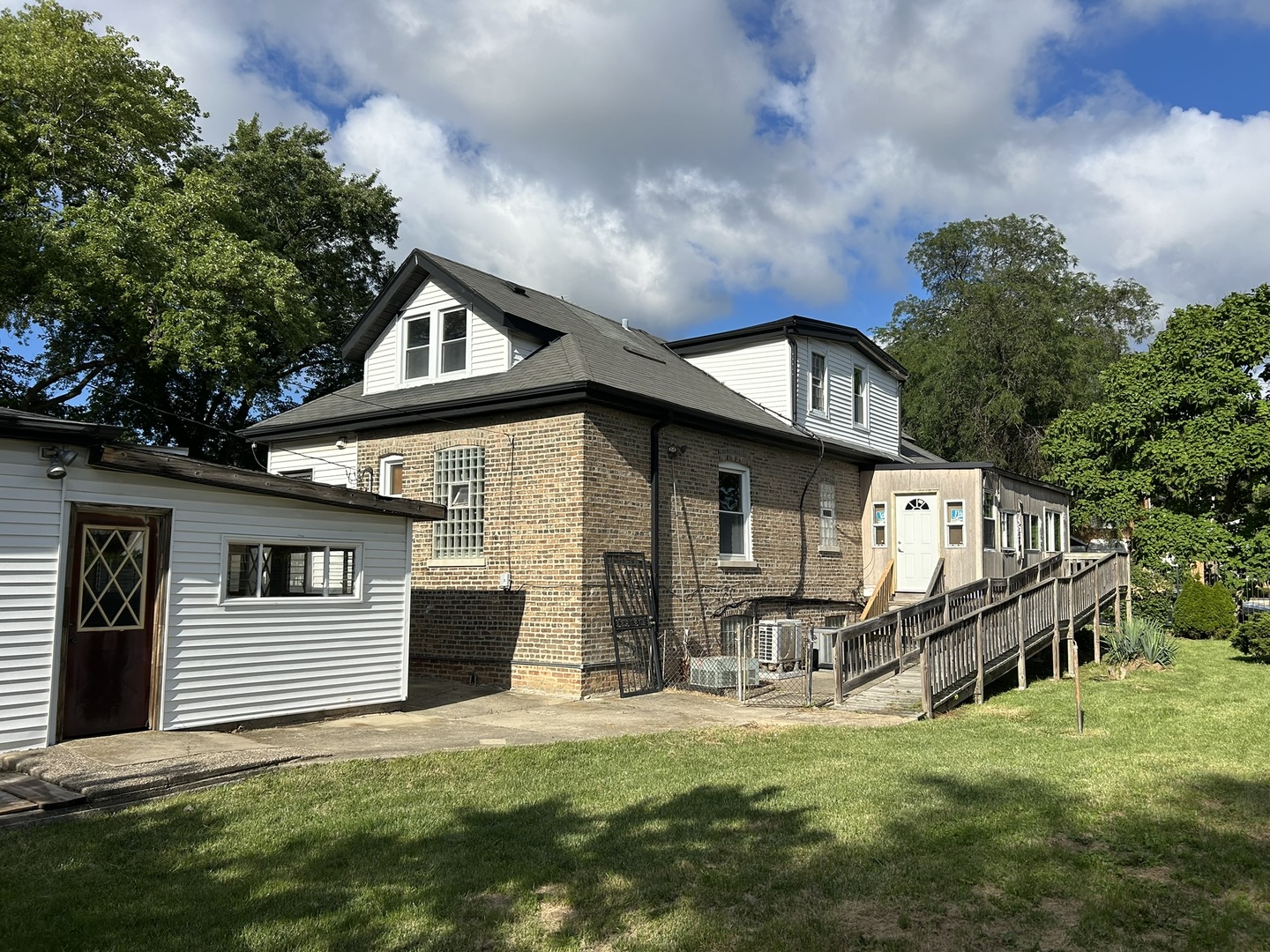9300 S Vernon Avenue, Chicago, IL 60619