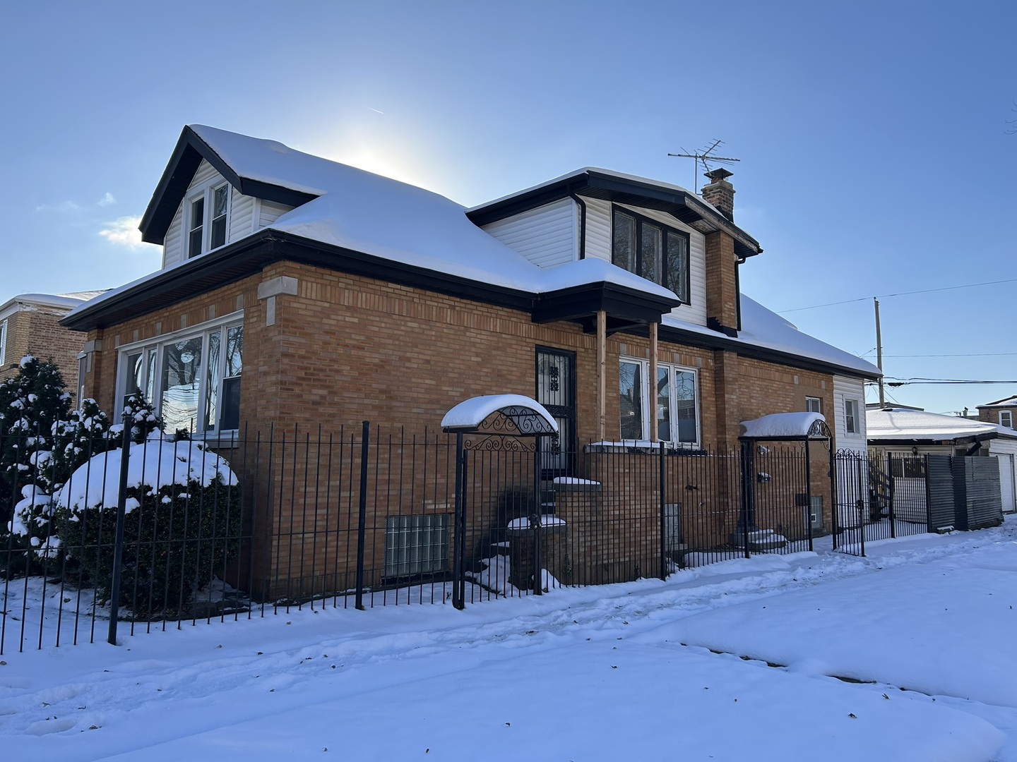 9300 S Vernon Avenue, Chicago, IL 60619