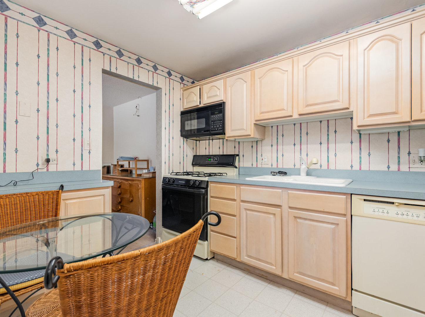 110 W Butterfield Road #206S, Elmhurst, IL 60126