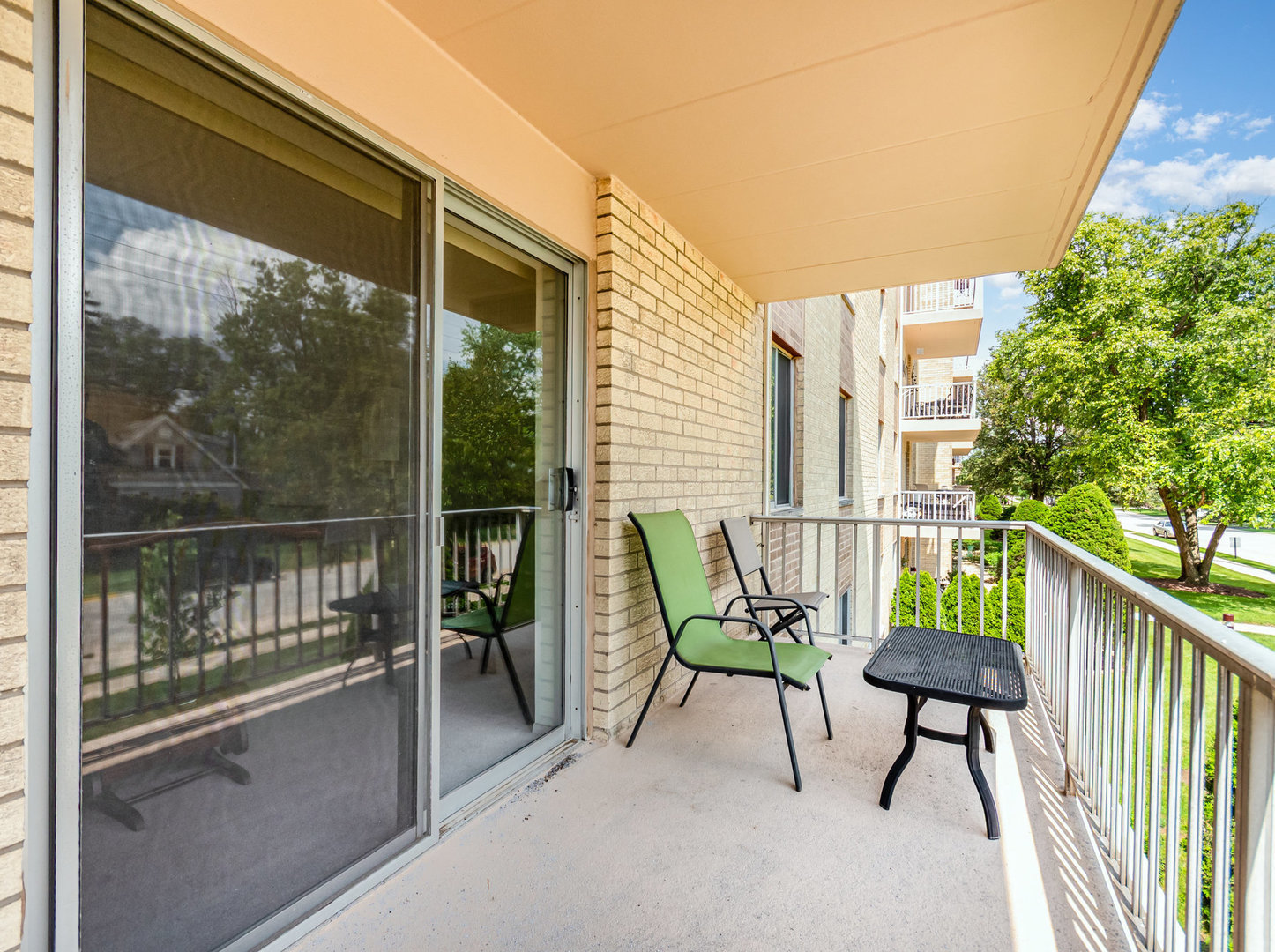 110 W Butterfield Road #206S, Elmhurst, IL 60126