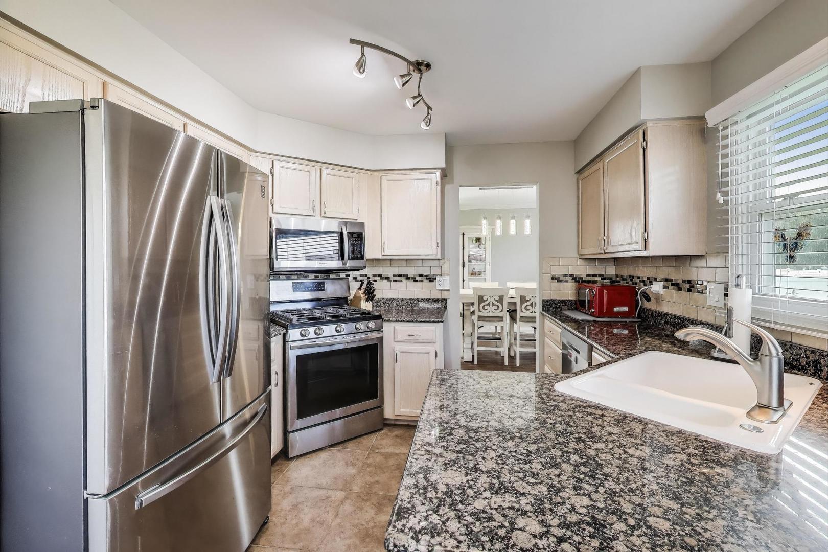 1424 Sweetbriar Lane, Elgin, IL 60123