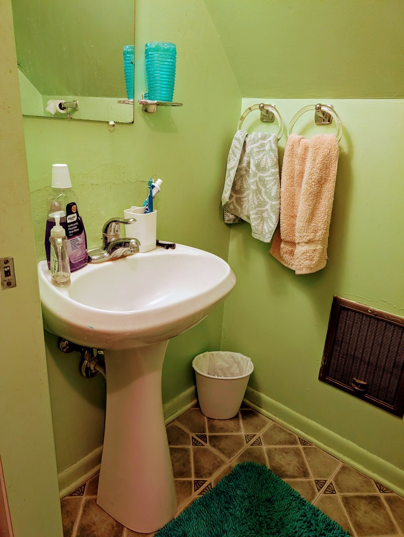 1300 Oneida Street, Joliet, IL 60435